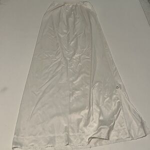 Vintage Olga Adjust A Length White w/Lace Trim Blue Bow Half Slip Petite 39in